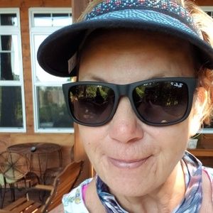 Meet your Posher, Pam